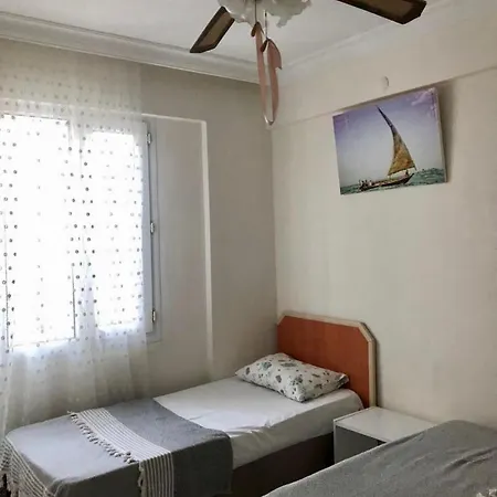 Carsiya Yuerueyerek 2 Dakika Tuem Ev * Çeşme